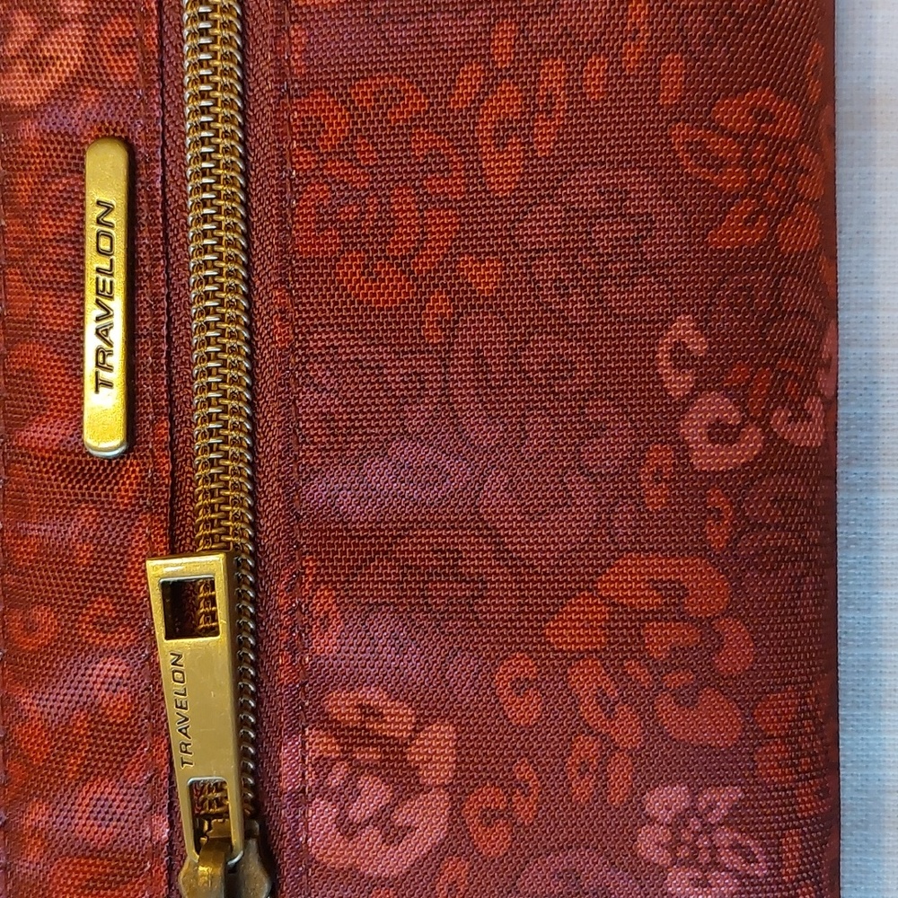 Travelon RFID Blocking Wallet Wristlet Burgundy NEW - Picture 11 of 14